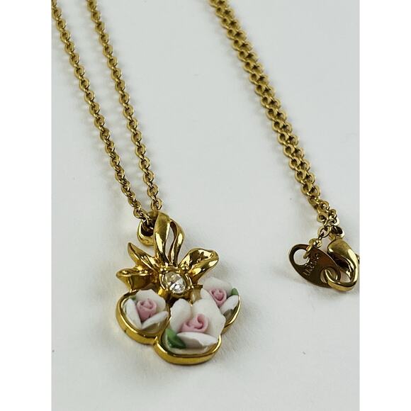Avon Necklace Gold Tone Pink Porcelain Roses Rhinestone Pendant Chain Green Leaf - Picture 8 of 15